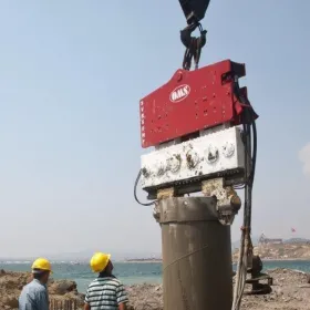 Wibromłot SVR 50 NF do pracy na dźwigu